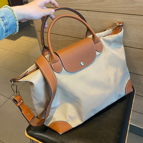 牢固耐用！单肩斜挎背包男女通用