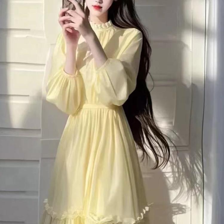 2025年春季法式气质名媛高端女神范高级感漂亮独特黄色收腰连衣裙