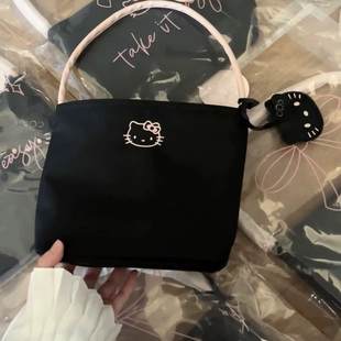 精致卡通包女大学生上课包单肩包2025新款水桶包精致腋下女包包