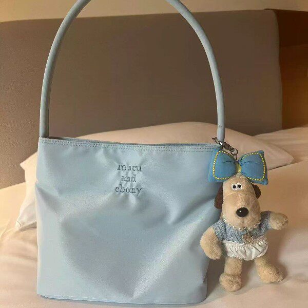 伴手礼袋韩国小众多巴胺刺绣防水尼龙包百搭托特包腋下单肩水桶包