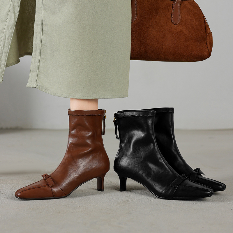 韩系温柔风蝴蝶结瘦瘦靴2025秋冬小方头牛皮弹力包腿通勤仙女短靴