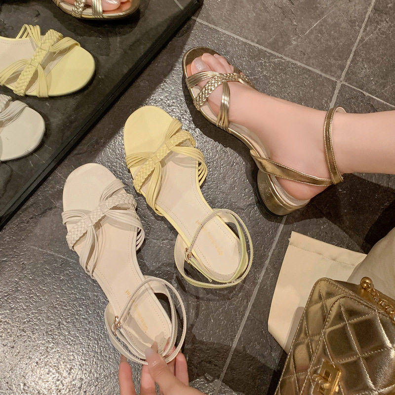 韩风简约百搭麻花编织2025夏季粗低跟纯色圆头露趾仙女凉鞋42大码