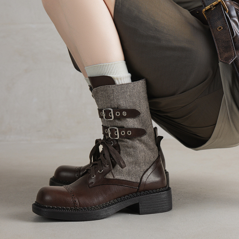 英伦复古拼色铆钉皮带扣牛皮拼接马丁靴2025粗中跟圆头中筒靴子女