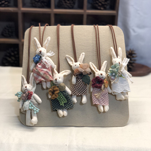 手工制作饰品儿童项链秋冬毛衣链棉麻布艺人偶卡通小兔子宝宝挂件