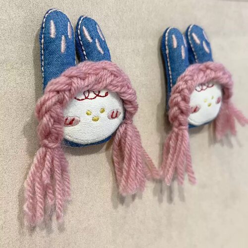 手工布艺辫子女孩胸针日系可爱牛仔兔子耳朵玩偶别针小众手作配饰