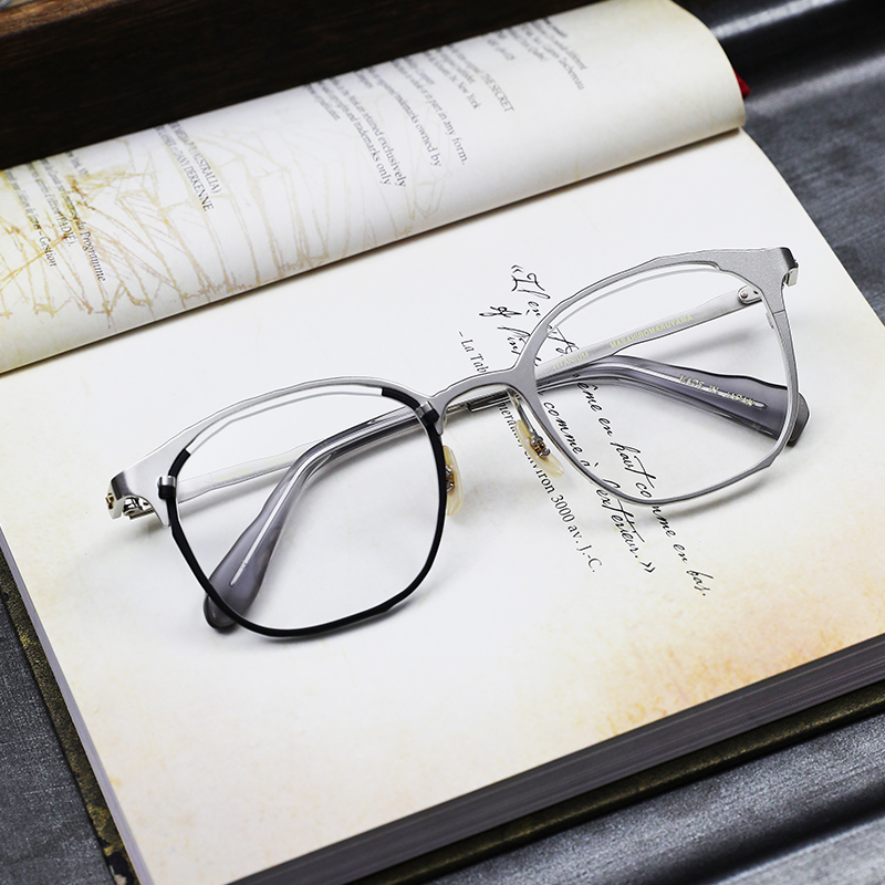 MM0056MASAHIROMARUYAMA丸山正宏