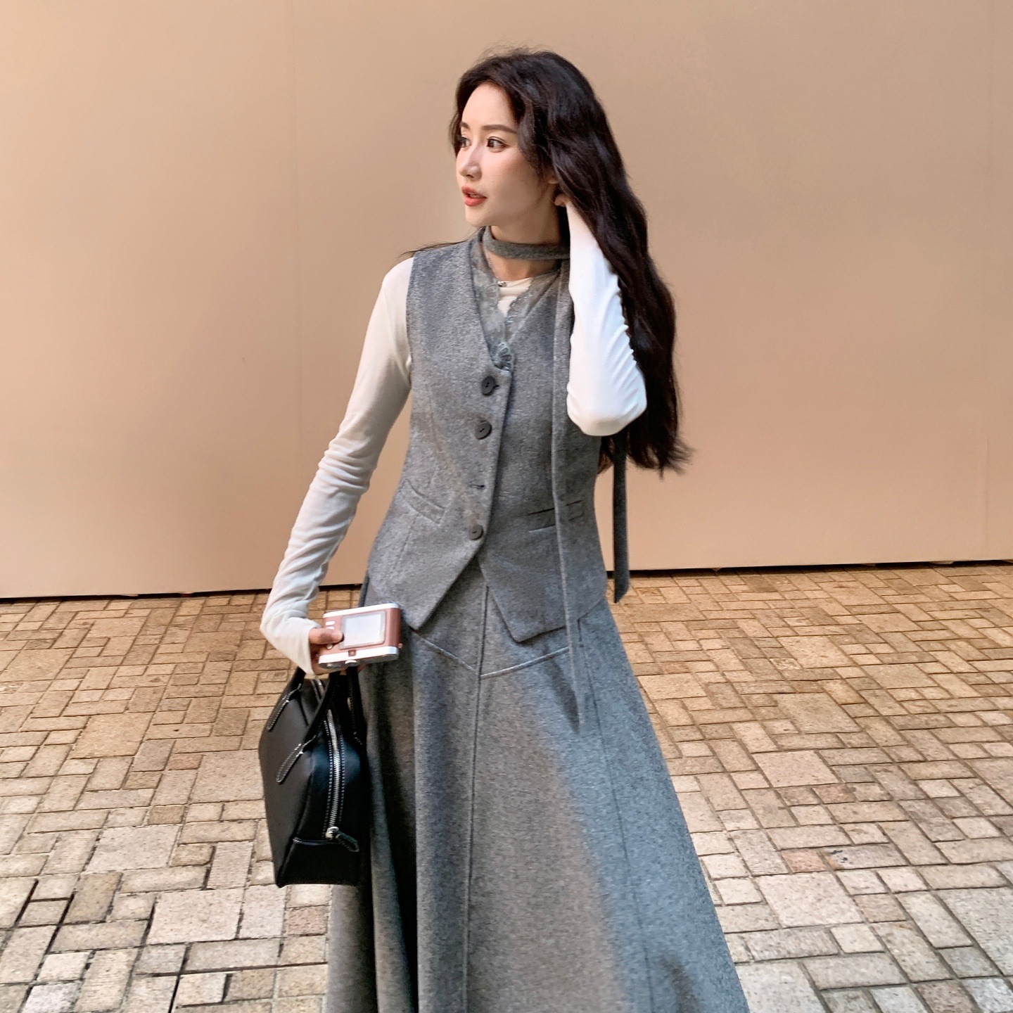 今年流行特惠灰色复古飘带气质马甲套装裙女2025秋法式高级感显瘦