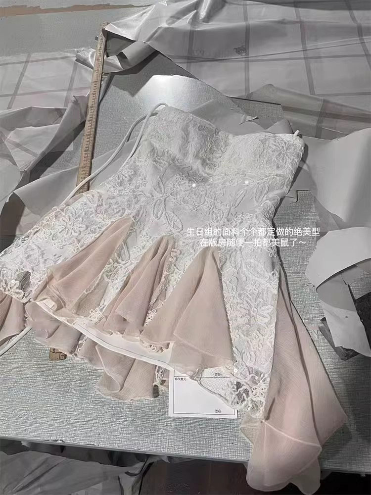 翡冷翠的夏天/手工绣花蕾丝挂脖抹胸裙女短款收腰显瘦