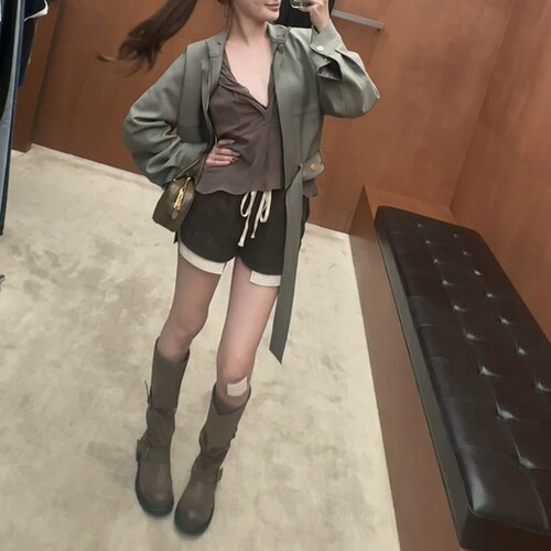 外套ro麂皮短裤xro色内搭上衣