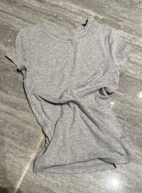 第二层肌肤 紧身显xiong 短袖上衣