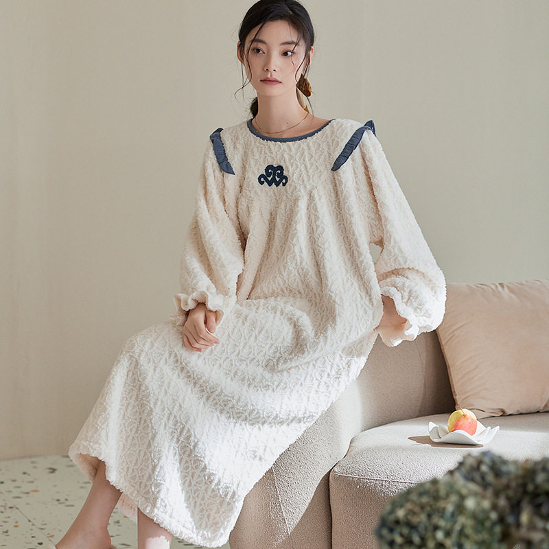 睡裙女秋冬珊瑚绒加绒加厚时尚休闲可外穿保暖法兰绒长款过膝睡衣