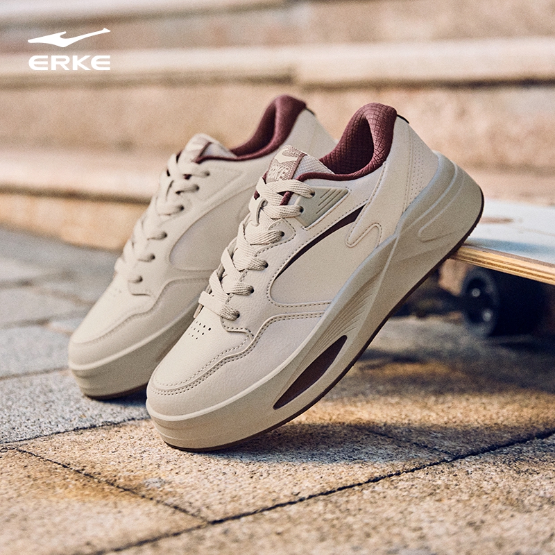 鸿星尔克女鞋板鞋冬季面包休闲鞋