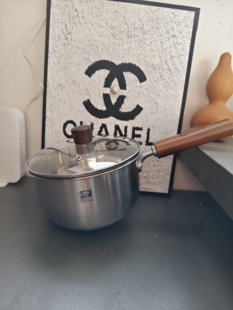 A187-福利康家-食品级不锈钢奶锅带盖子一个