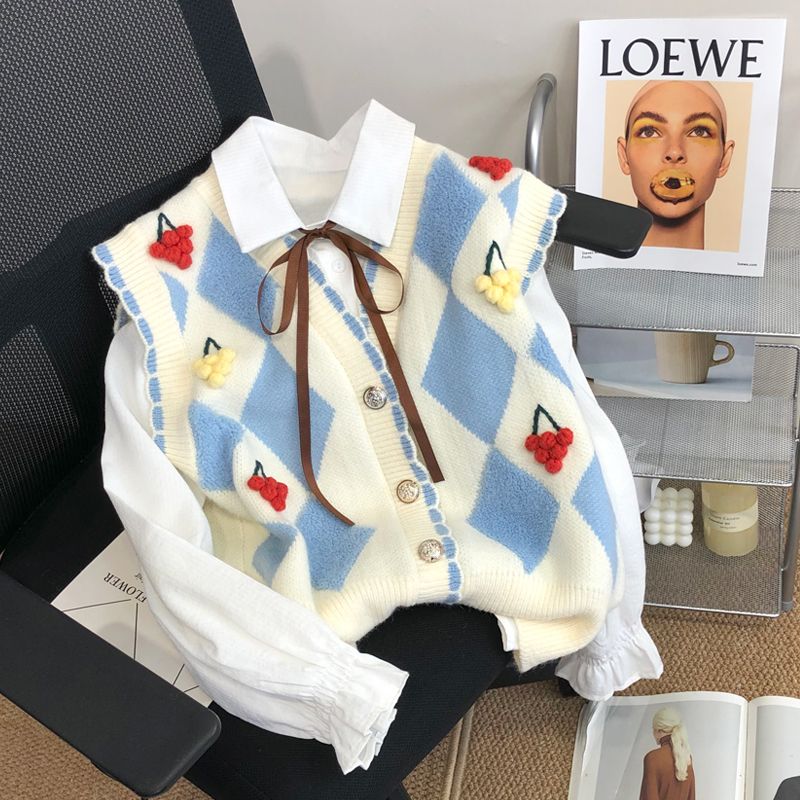 胖MM大码小樱桃针织马甲秋季新款学院风洋气减龄无袖毛衣开衫背心