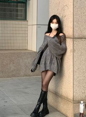 胖MM200斤特大码韩国灰色一字露肩针织毛衣女秋冬设计感软糯上衣