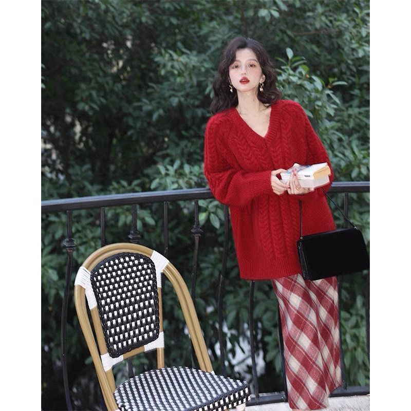 胖MM200斤特大码港风复古V领麻花红色毛衣慵懒风长袖针织上衣女