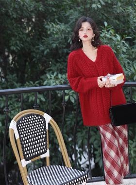 胖MM200斤特大码港风复古V领麻花红色毛衣慵懒风长袖针织上衣女