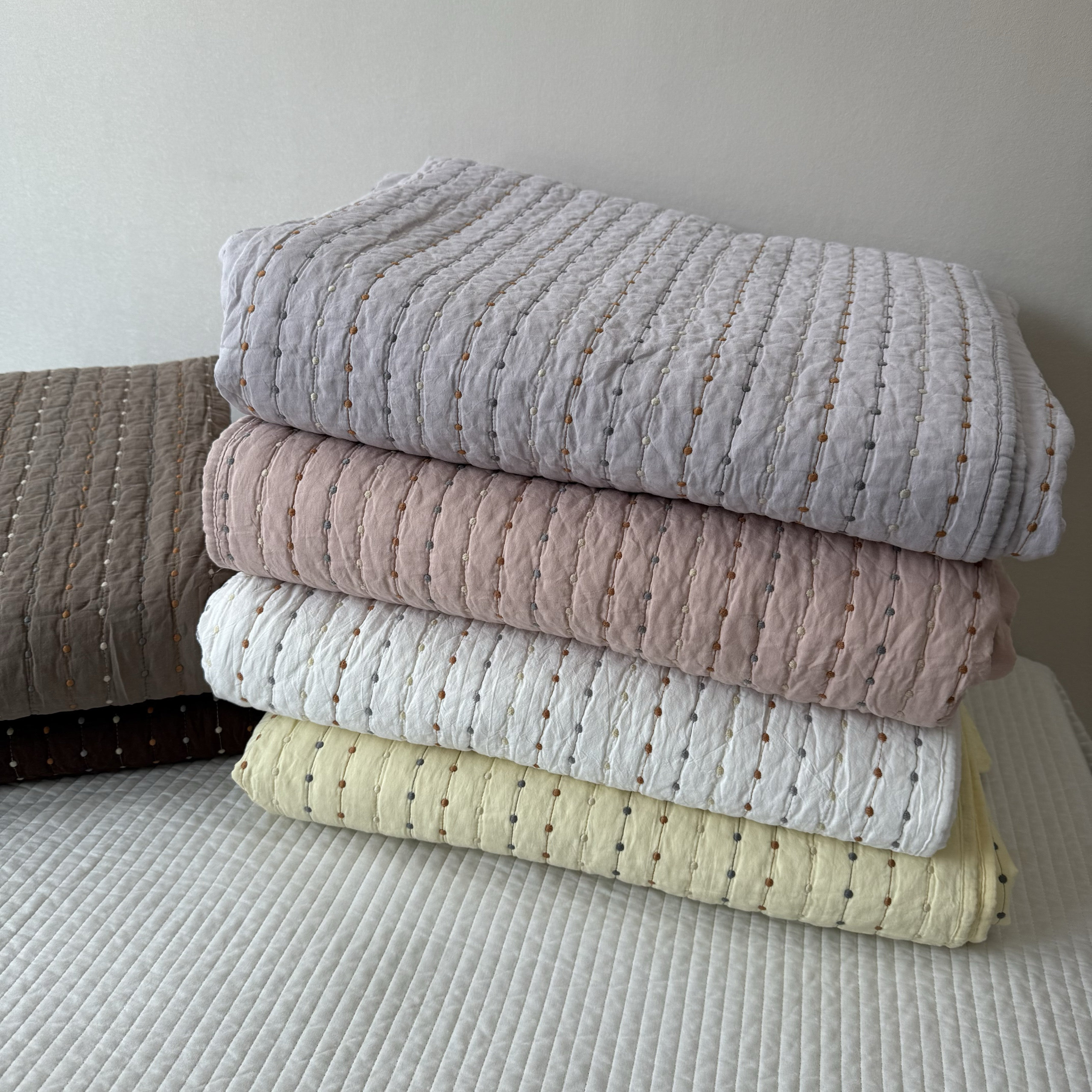 把艺术绣进梦里 韩式纯棉点点绣绗缝水洗纯棉床单床盖