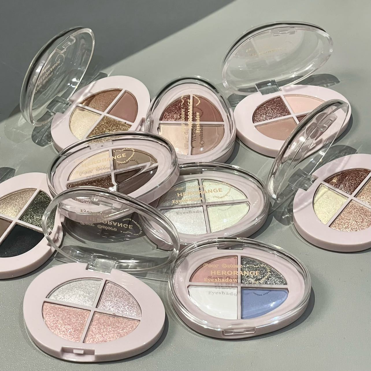 甜心引力四色眼影盘清透爆闪珠光哑光细闪高光提亮修容眼影综合盘