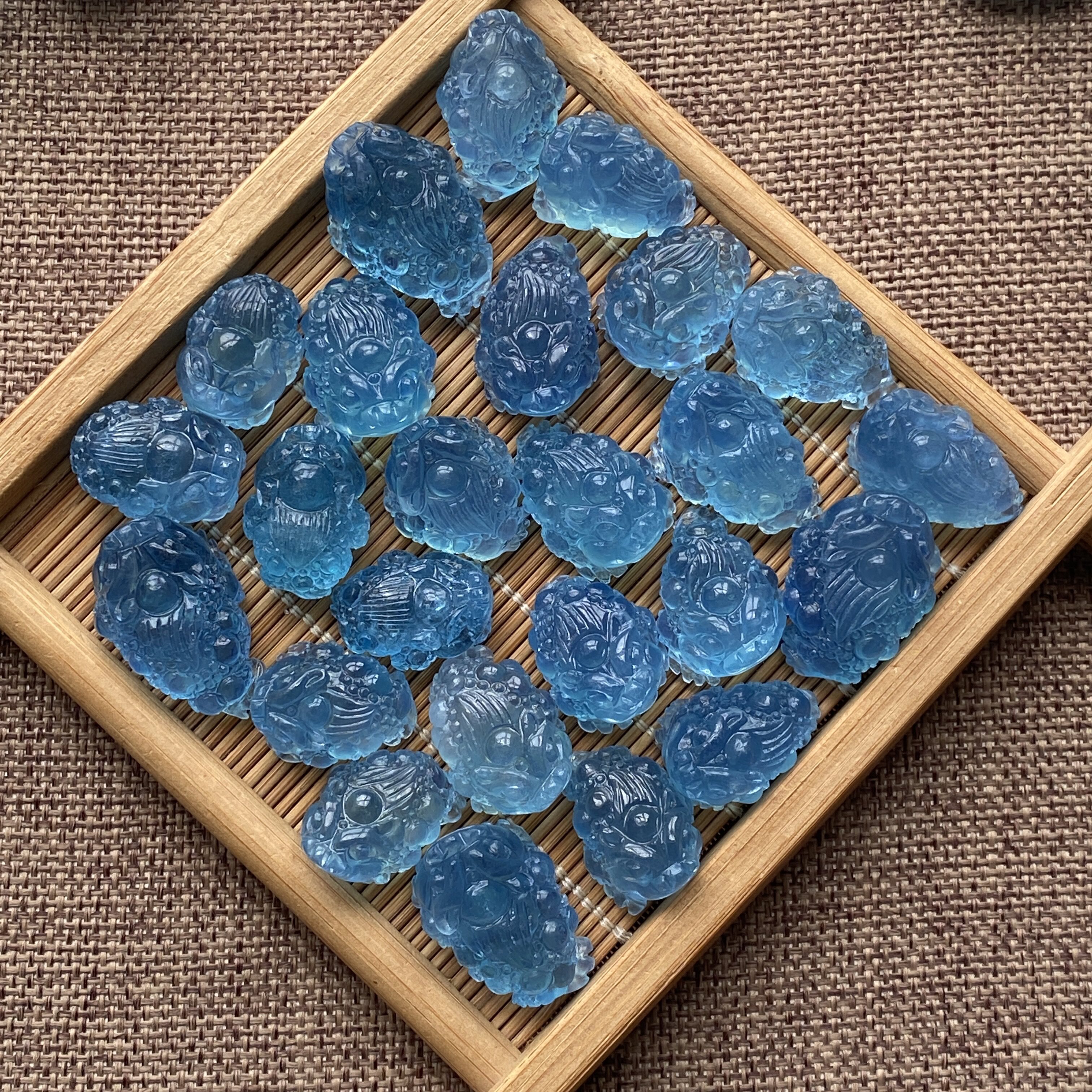 收藏级天然巴西海蓝宝三脚金蟾吊坠蓝色手工雕刻水晶项链旺运吸金