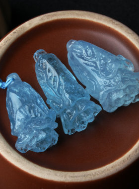 一物一图吊坠海蓝宝雕刻件男女