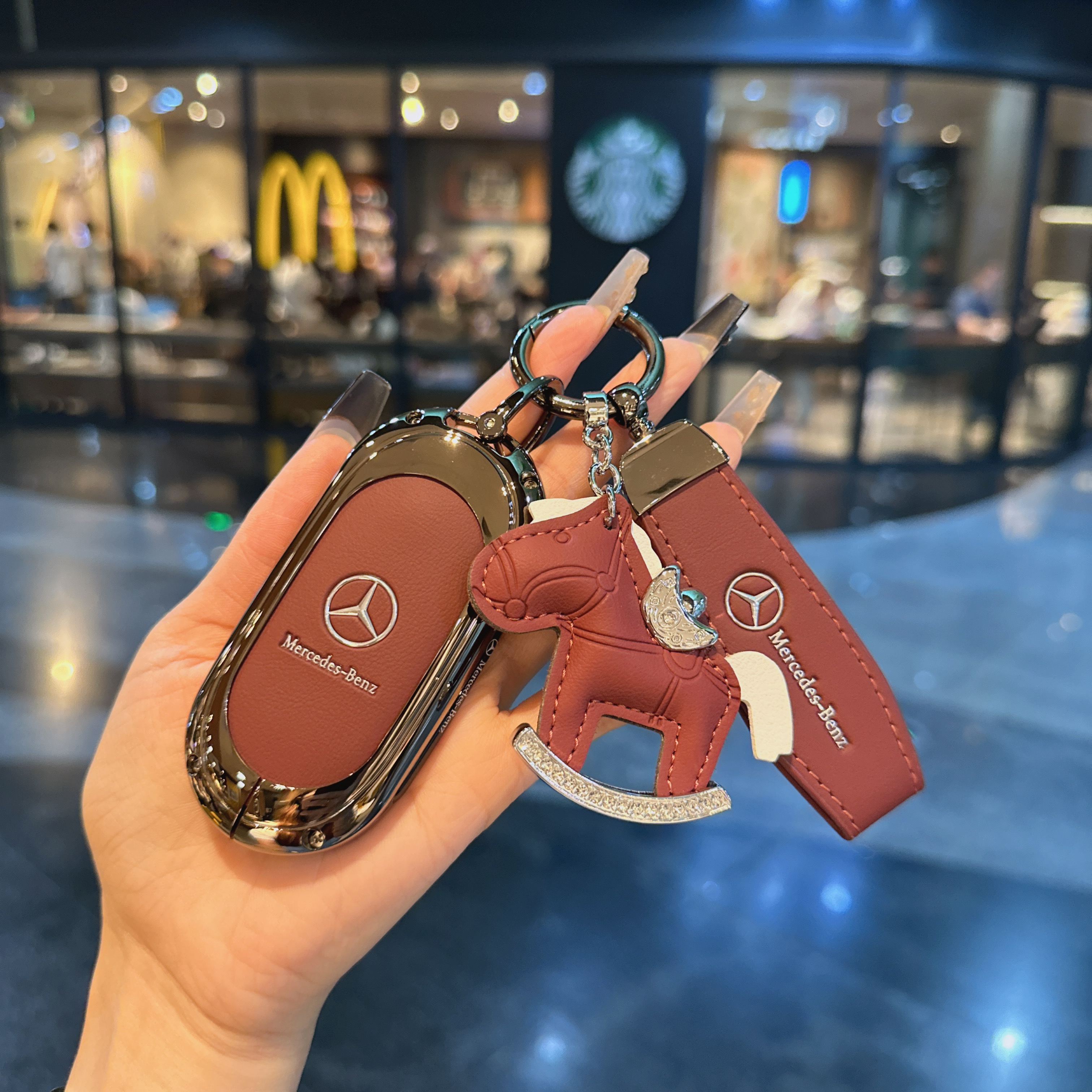 适用2026款奔驰CLA300L新能源钥匙套超长续航领智版用品金属壳扣