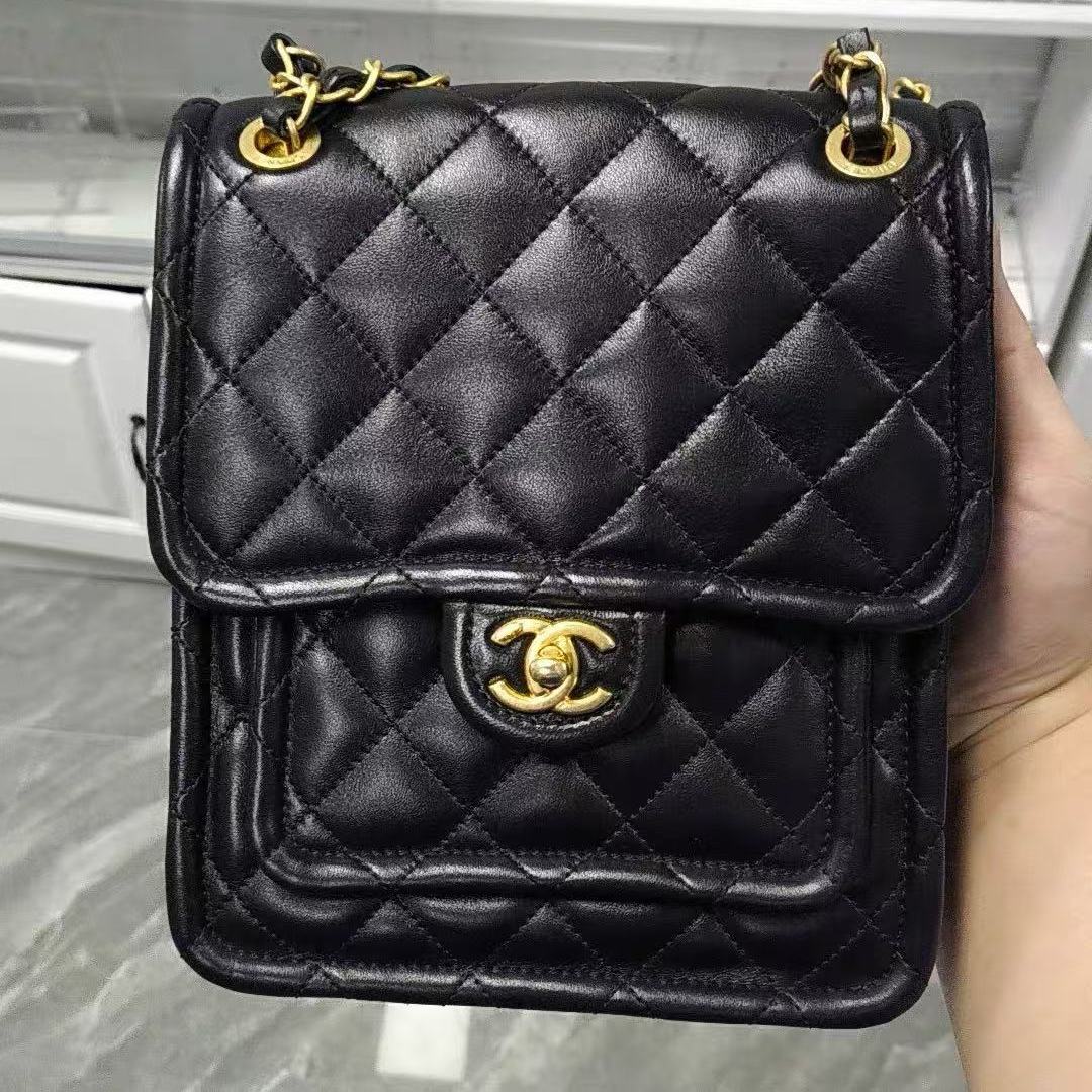 香奈儿Chanel24p黑金芯片款黑色棱格羊皮双肩包女包