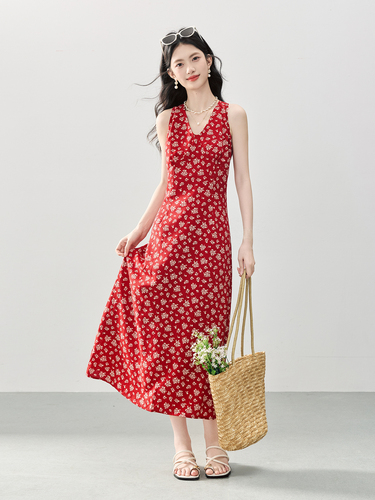 Xi world is bright red floral hanging neck dress for women's summer French vacation sleeveless suspender V-neck long dress