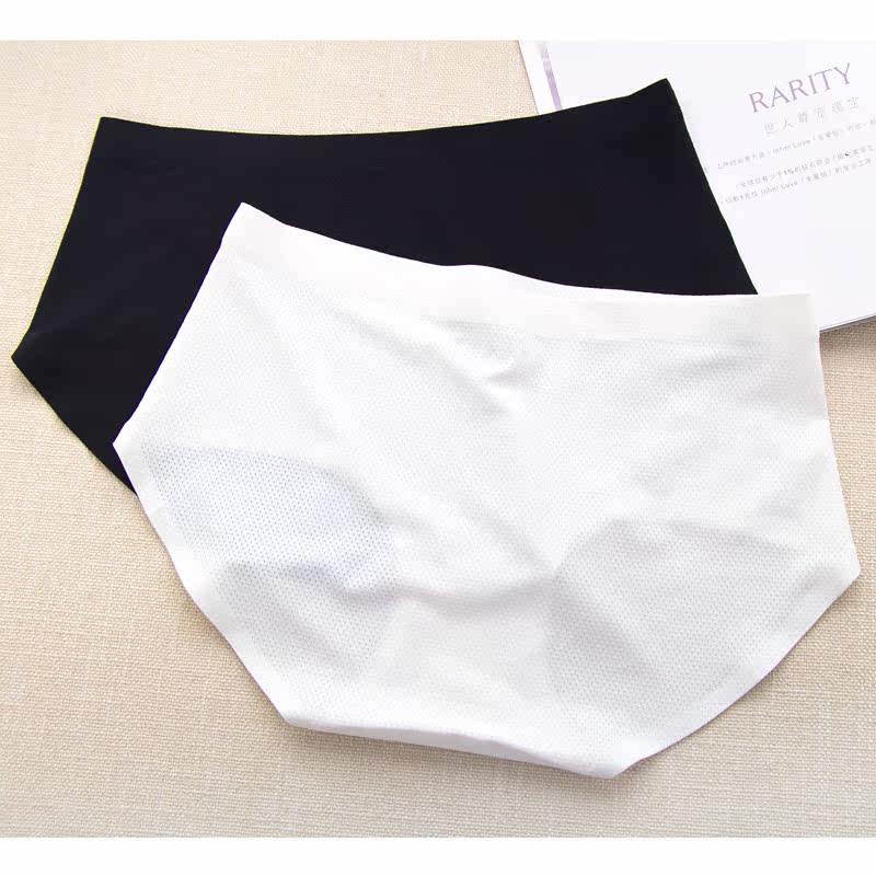 Slip jeunesse sexy en nylon - Ref 640508 Image 3