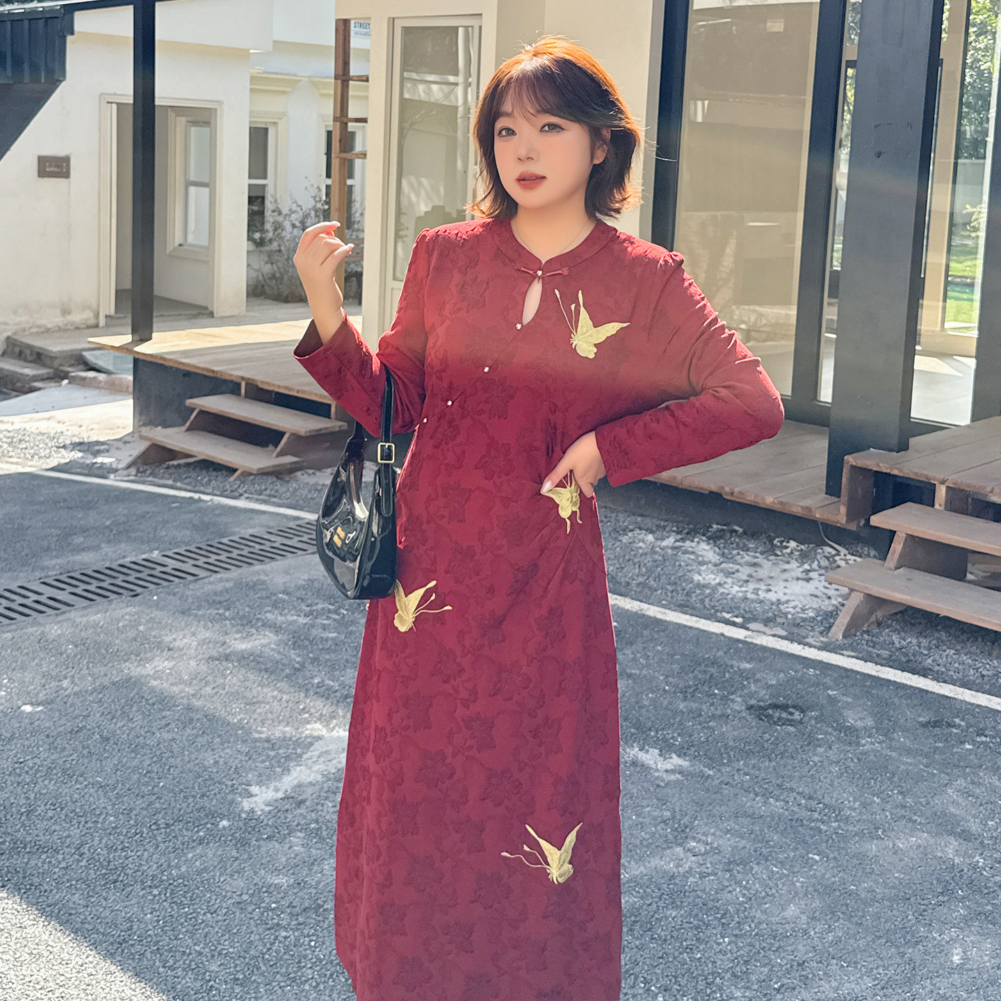 小波家2026春季胖mm红色新中式改良旗袍蝴蝶刺绣连衣裙