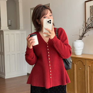 胖mm收腰鱼尾显瘦毛衣红色V领针织衫 1.4日新品 小波家2026春季