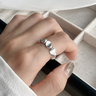 S925纯银高级感开口戒指轻奢小众拉丝圆饼银戒简约冷淡风叠戴指环