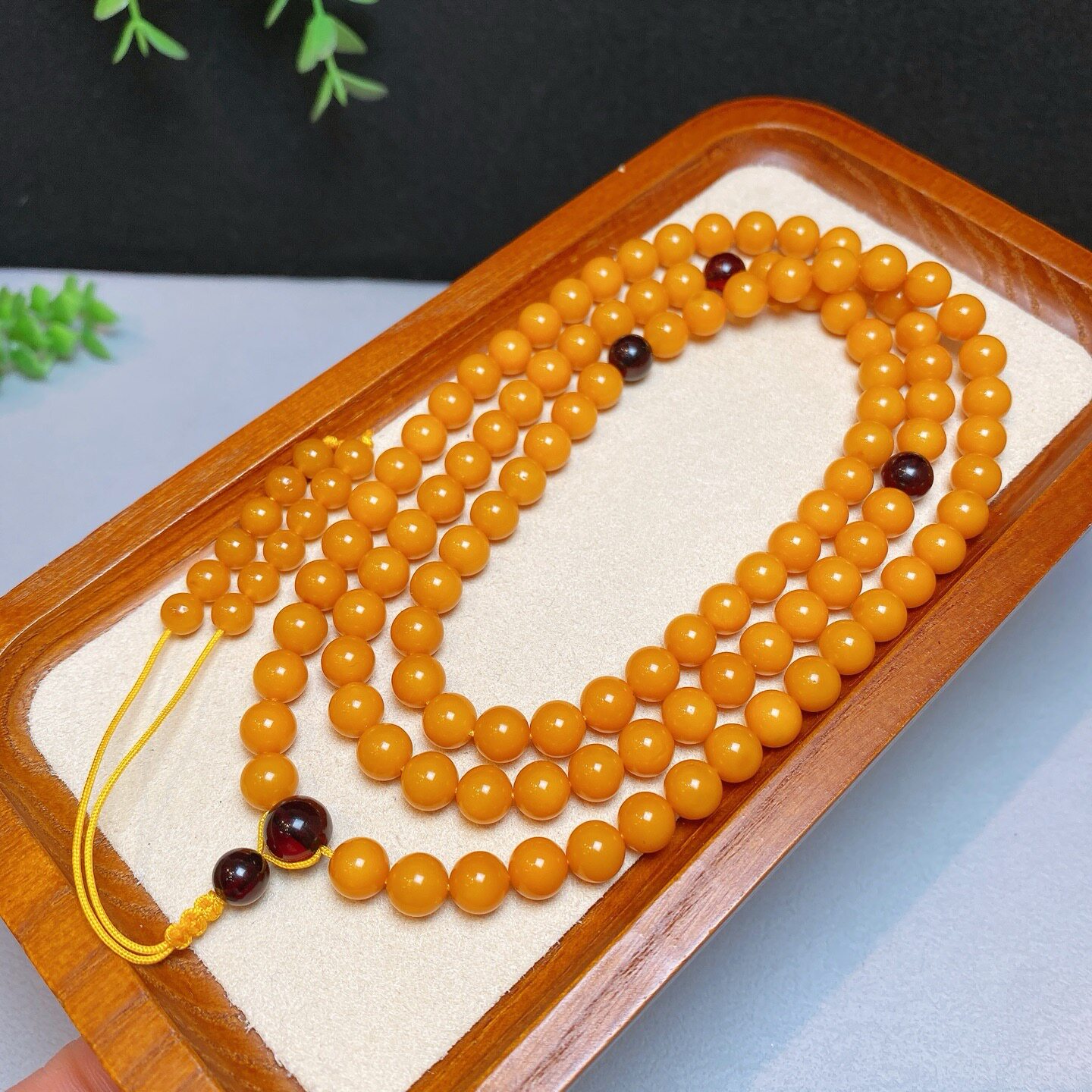 精品天然鸡油黄蜜蜡108佛珠手链，颗颗精选，蜡实色浓无杂