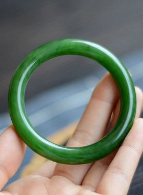 新疆碧玉女款礼物圆条手镯