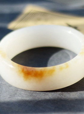 和田玉焦糖色手镯白玉镯子带糖羊脂白宽条黄糖色大小圈口径565758