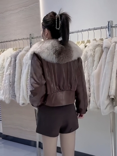 2025年冬海宁加羽绒绵羊皮衣女短新爆款 潮外套 狐狸真毛领高端时尚