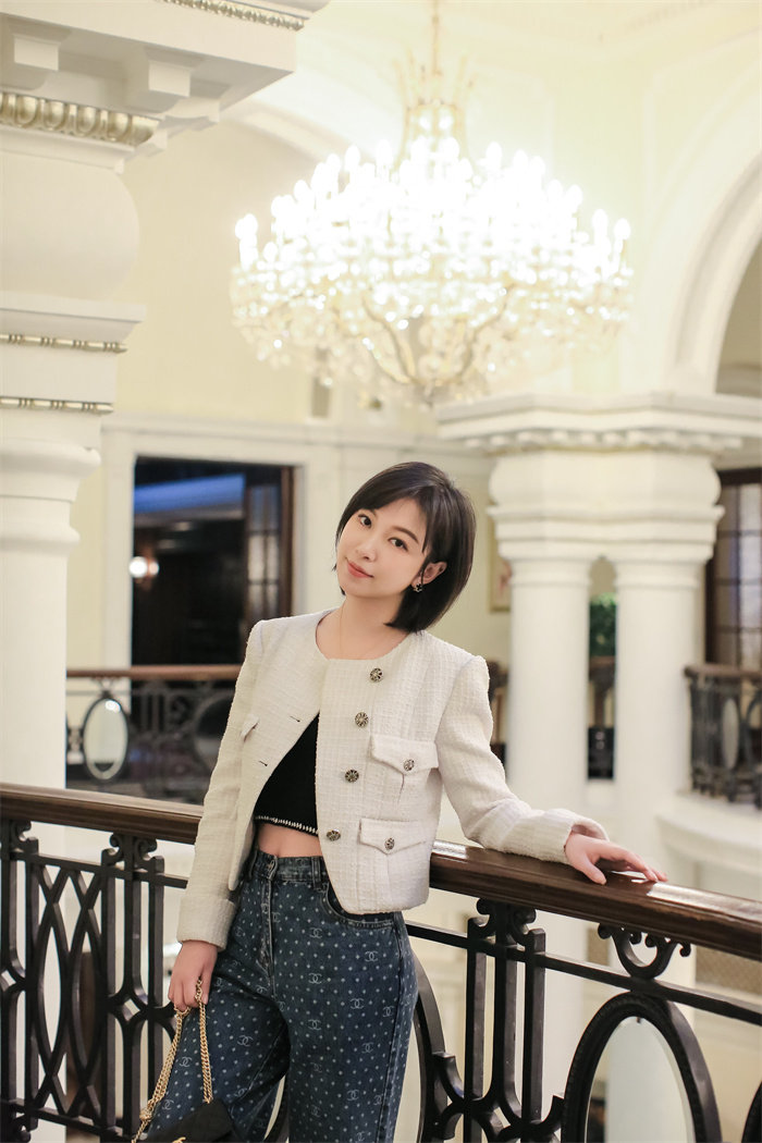 小香花呢度假系列斜门襟白色春秋女士外套短款长袖修身百搭显瘦