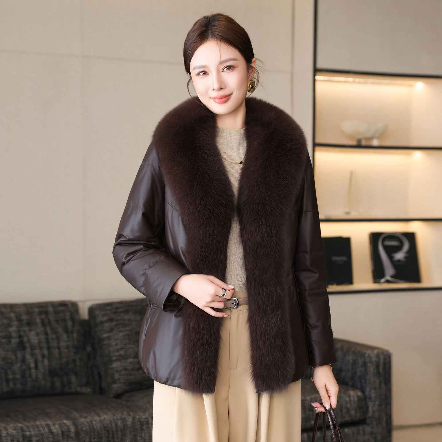 真皮羽绒服女短款2026冬季新款超大狐狸毛领大气头层绵羊皮衣外套