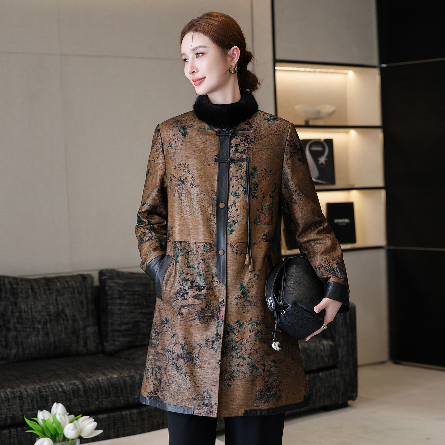 真皮羽绒服皮衣女2025秋冬新款水貂领复古印花绵羊皮外套中长大码