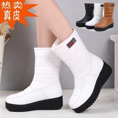 白色平跟雪地靴防水皮面雪地靴