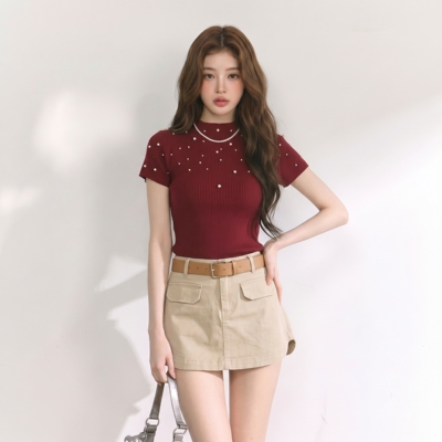 红色泡珠针织上衣女春夏羊毛显瘦显胸辣妹内搭打底衫卡其短裙套装
