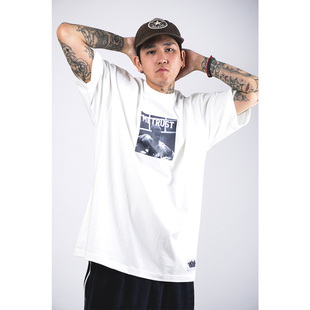 蜜丘琳国潮METRUST拳击手 TEE恤 街舞嘻哈滑板说唱宽松小领口短袖