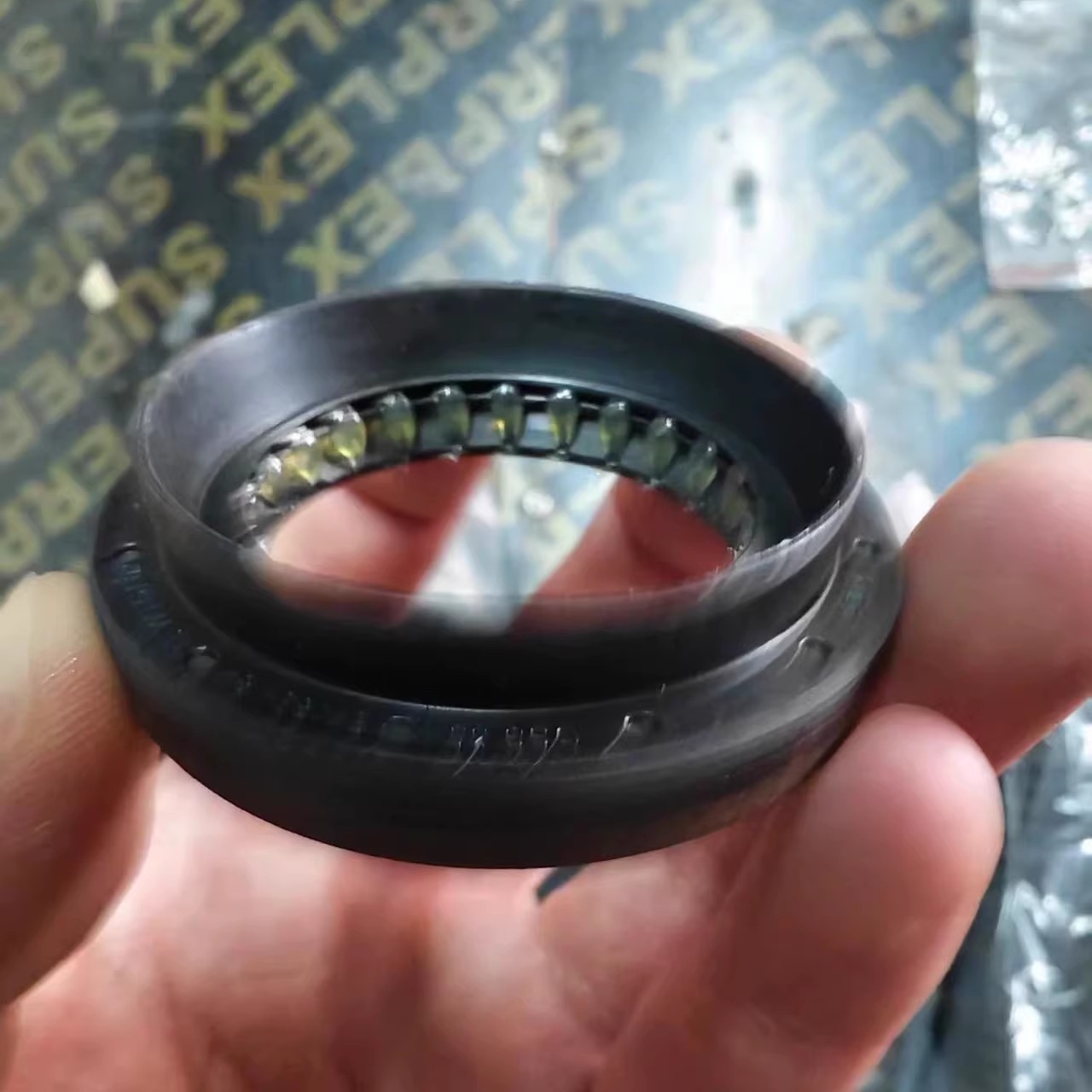 适用于红旗E-qm5半轴油封，全新配套。外径54.85精准