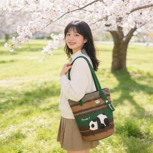 可爱熊猫水桶包大容量单肩斜挎包女时尚休闲通勤包升级拉链化妆包