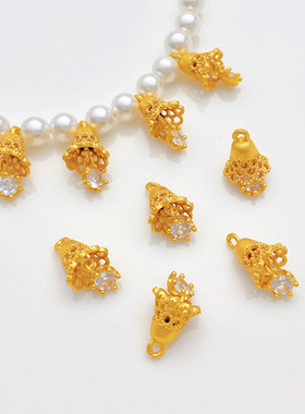 沙金保色镶锆石镂空花纹铃铛吊坠