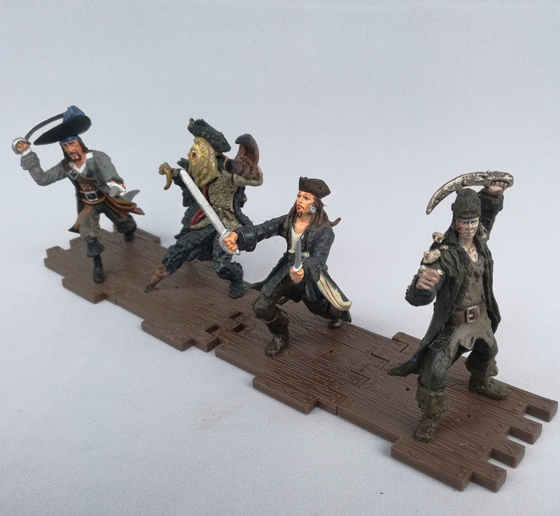 加勒比海盗 铁匠水手 比尔特纳 人偶摆件