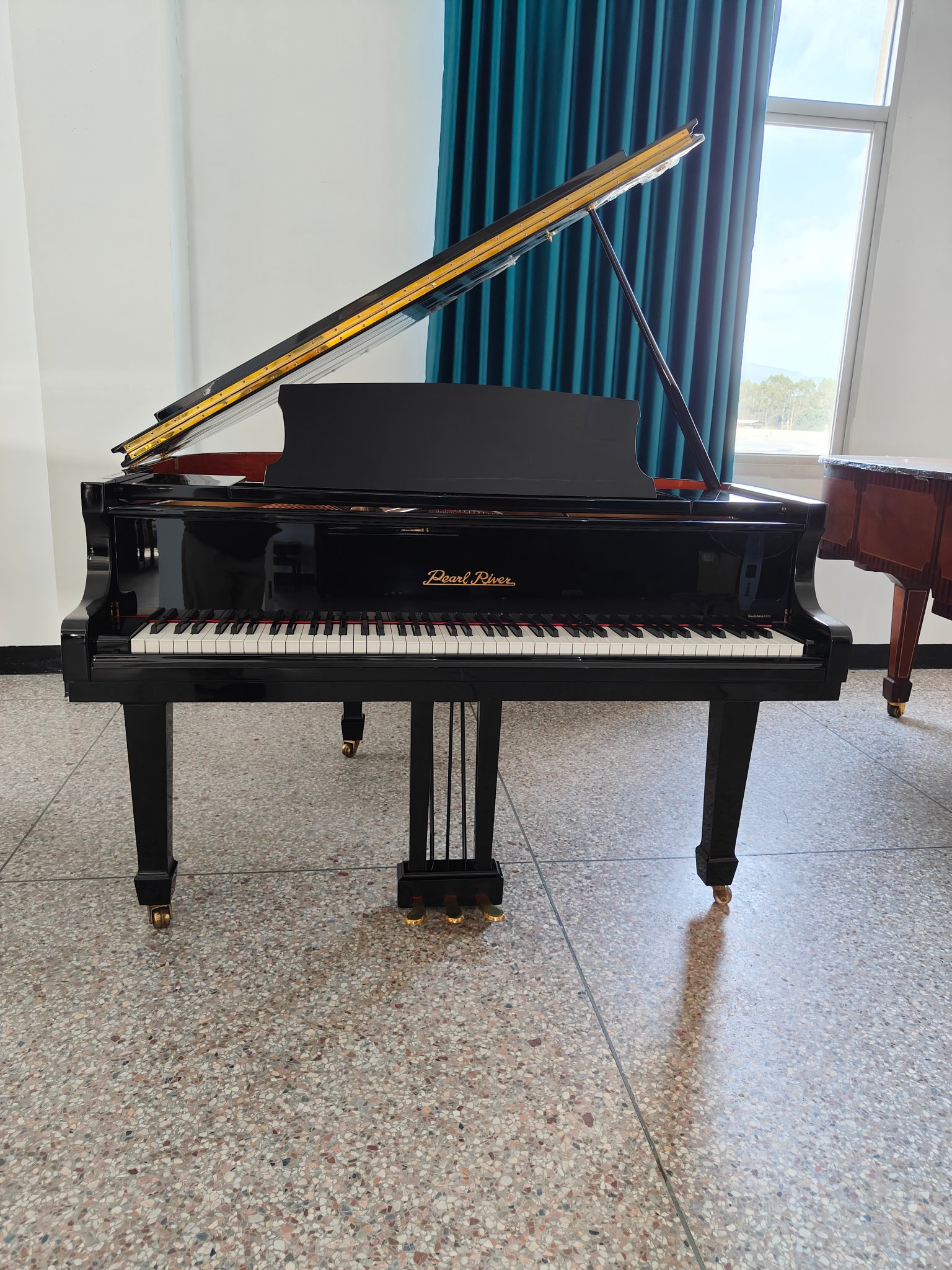 三角钢琴珠江GP142二手钢琴家用练习考级实木立式钢琴准新