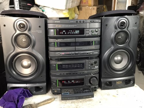 日本原装二手爱华NSX-D909组合音响，功能全好的，带遥控，较新。