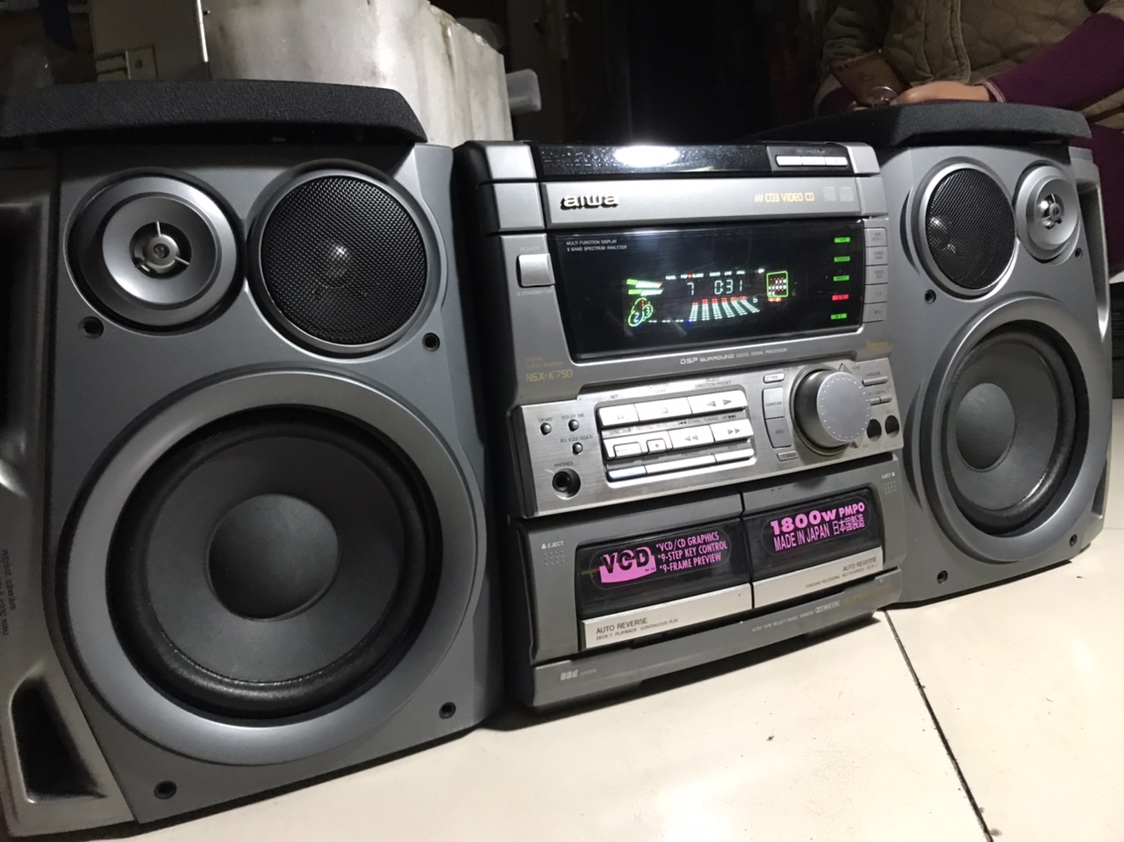 功能全好的爱华组合音响k750,成色还不错,音响原版.
