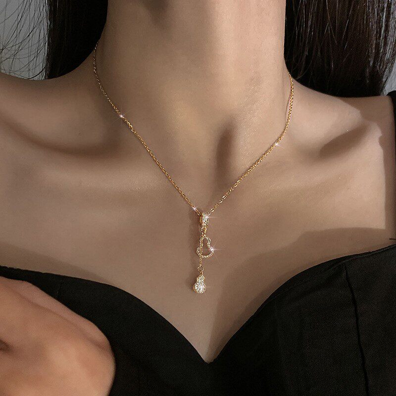 轻奢满钻流苏葫芦钛钢项链女ins高级感小众网红锁骨链不掉色吊坠